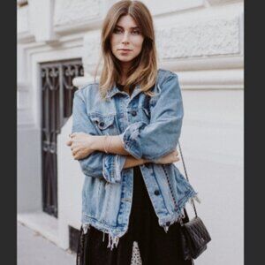 Won Hundred Distressed Jean Jacket Women's38 Medium Italian made Light wash